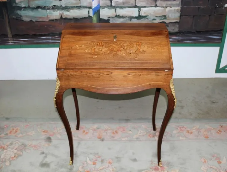 LOUIS XV STIJL HELLING TOP BUREAU