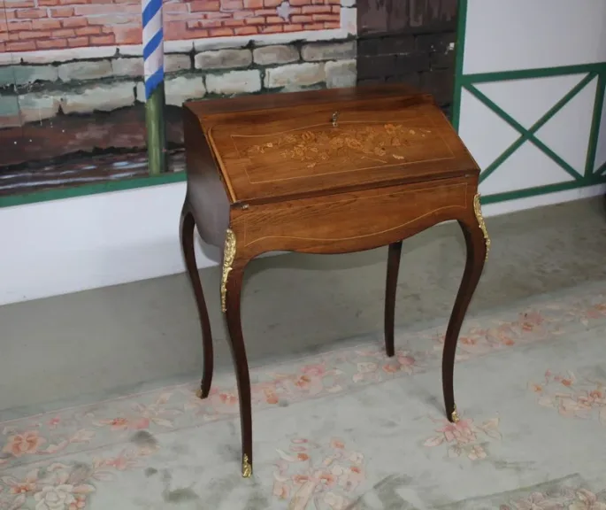 LOUIS XV STIJL HELLING TOP BUREAU