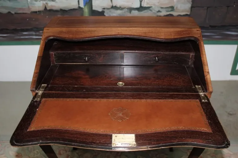 LOUIS XV STIJL HELLING TOP BUREAU