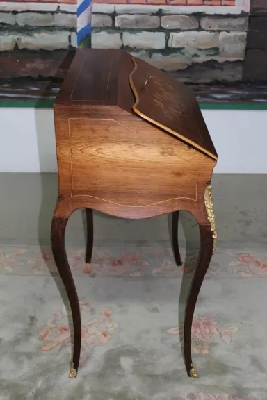 LOUIS XV STIJL HELLING TOP BUREAU