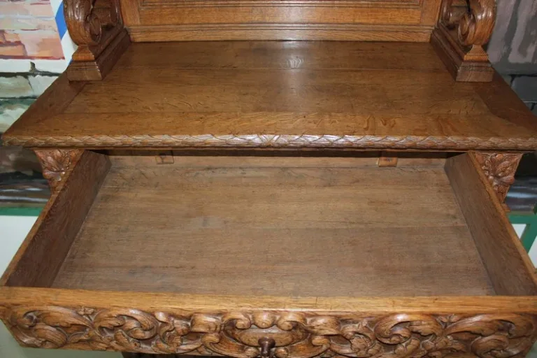 Buffet-Dressoir en chêne goût Renaissance XXe