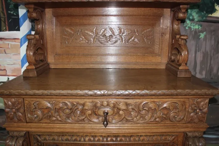 Buffet-Dressoir en chêne goût Renaissance XXe