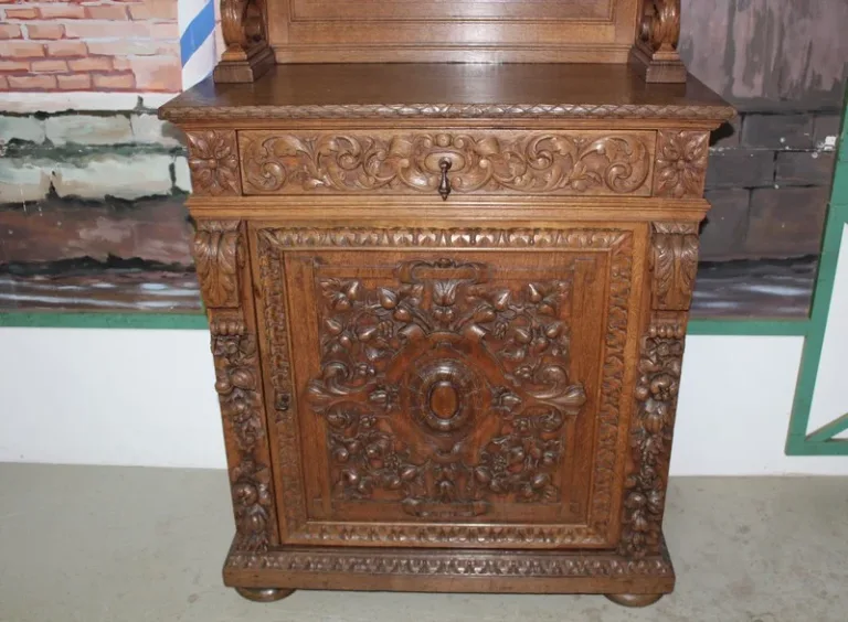 Buffet-Dressoir en chêne goût Renaissance XXe