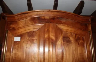 LOUIS XV STIL ARMOIRE