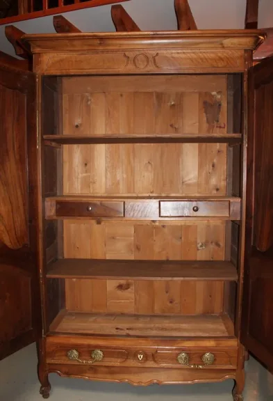 LOUIS XV PRIOD ARMOIRE