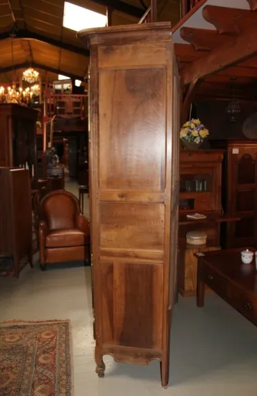 LOUIS XV PRIOD ARMOIRE