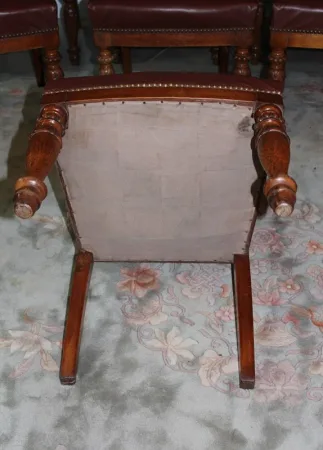 SUITE VAN TWAALF FRANSE STOELEN