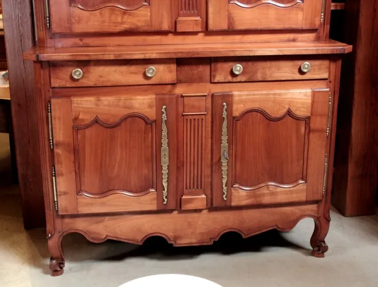 19. C LOUIS XV STILBUFFET