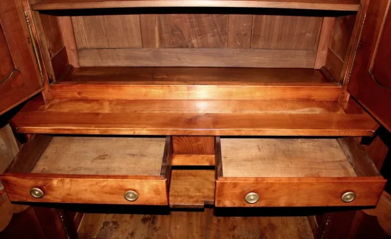 19. C LOUIS XV STILBUFFET