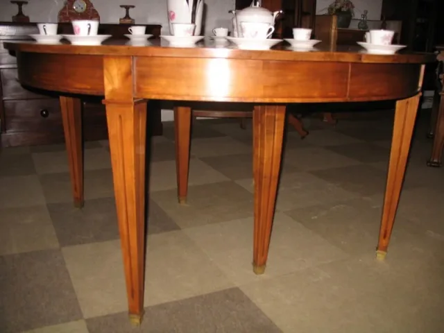 FRENCH DIRECTOIRE STYLE ROUND TABLE