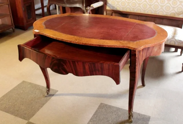 MESA DE ESTILO LOUIS XV