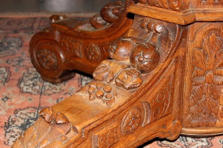 TAVOLA PEDESTALE DI LEGNO