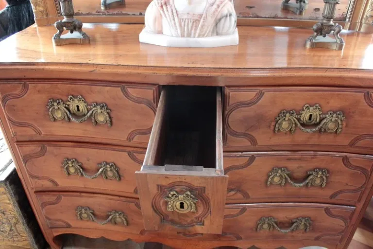 LOUIS XV PERIOD CHEST OF DRAWERS