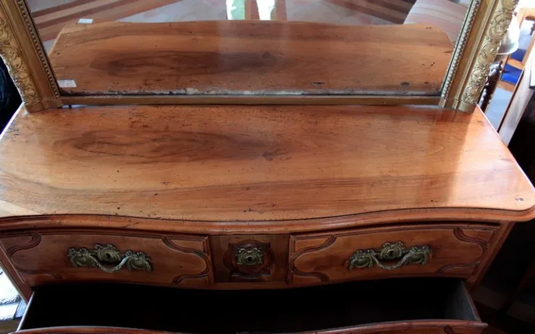 LOUIS XV PERIOD CHEST OF DRAWERS