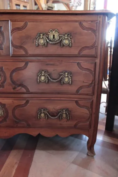 LOUIS XV PERIOD CHEST OF DRAWERS