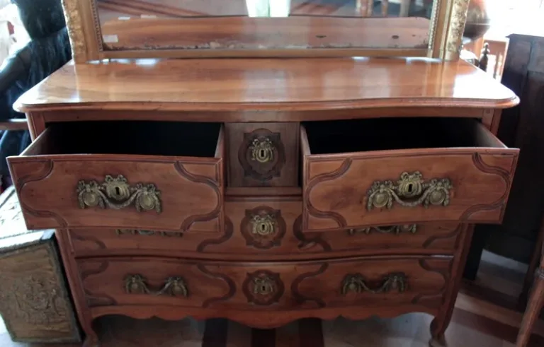 LOUIS XV PERIOD CHEST OF DRAWERS