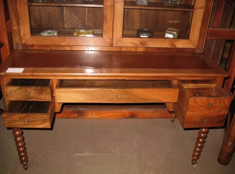 BUREAU VAN BUREAU