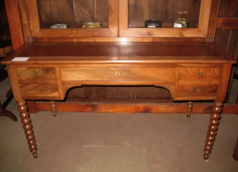 BUREAU VAN BUREAU