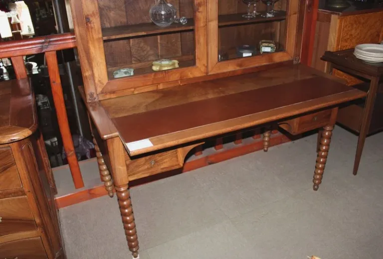 BUREAU VAN BUREAU