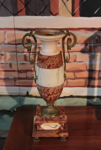 MANTLE GARNITURE