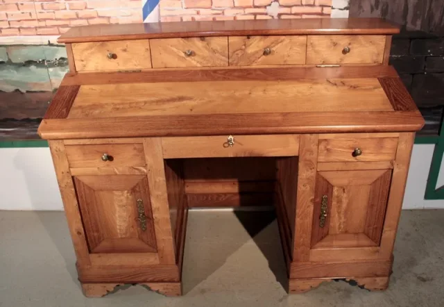HELLING TOP BUREAU
