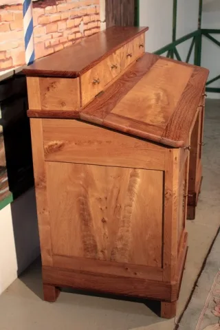 HELLING TOP BUREAU