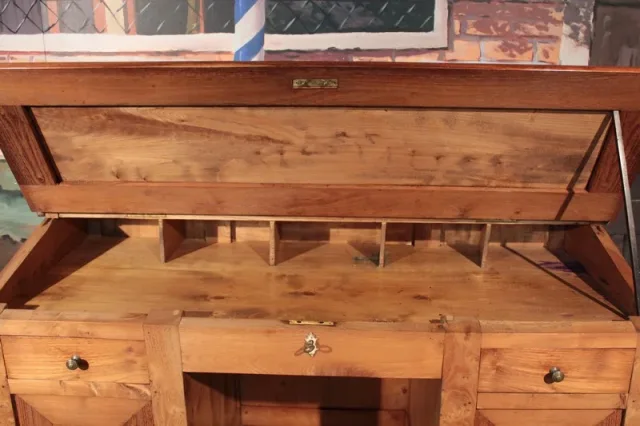 HELLING TOP BUREAU