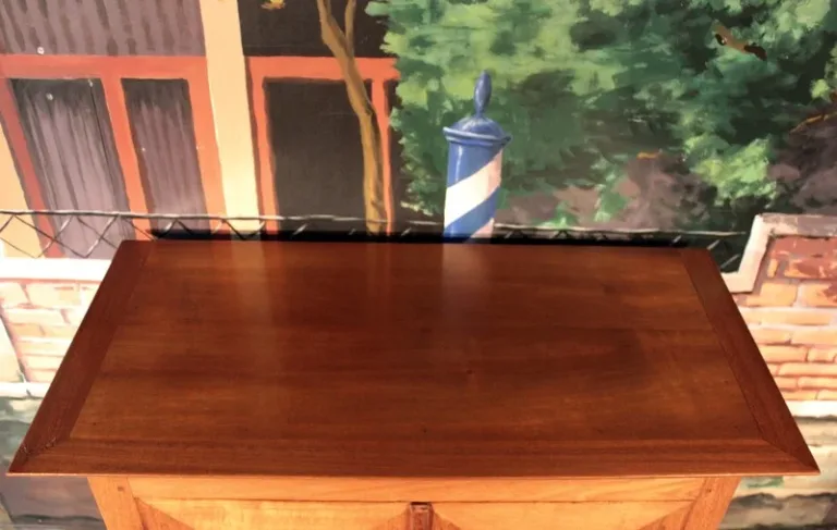 TEAKARMOIRE
