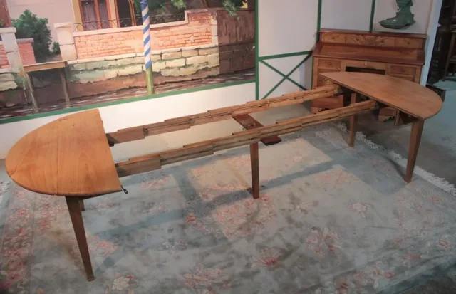 FRENCH TABLE
