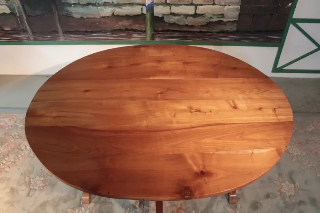 19世紀のVINEYARD TABLE