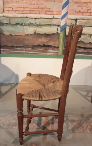 Suite de 5 Chaises Provençales en merisier XIXeme