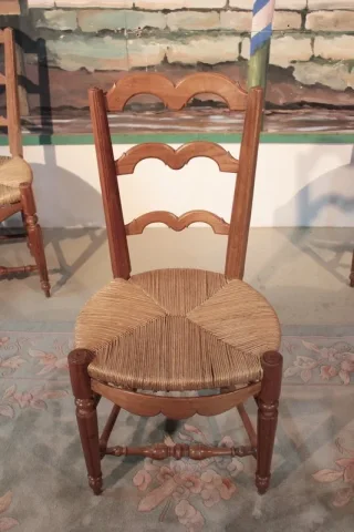 Suite de 5 Chaises Provençales en merisier XIXeme