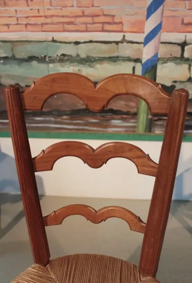 Suite de 5 Chaises Provençales en merisier XIXeme