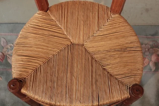 Suite de 5 Chaises Provençales en merisier XIXeme
