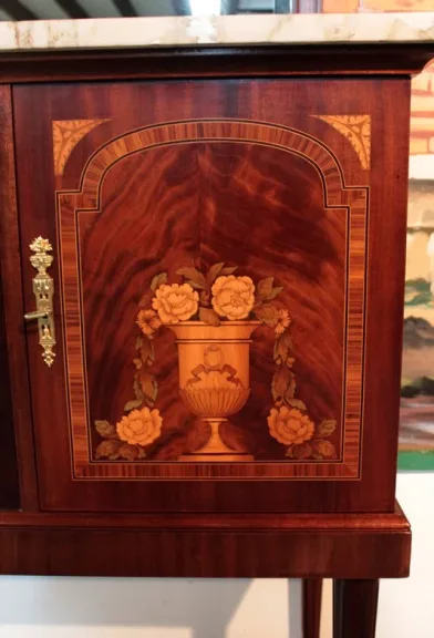 LOUIS XVI STIL SIDEBOARD