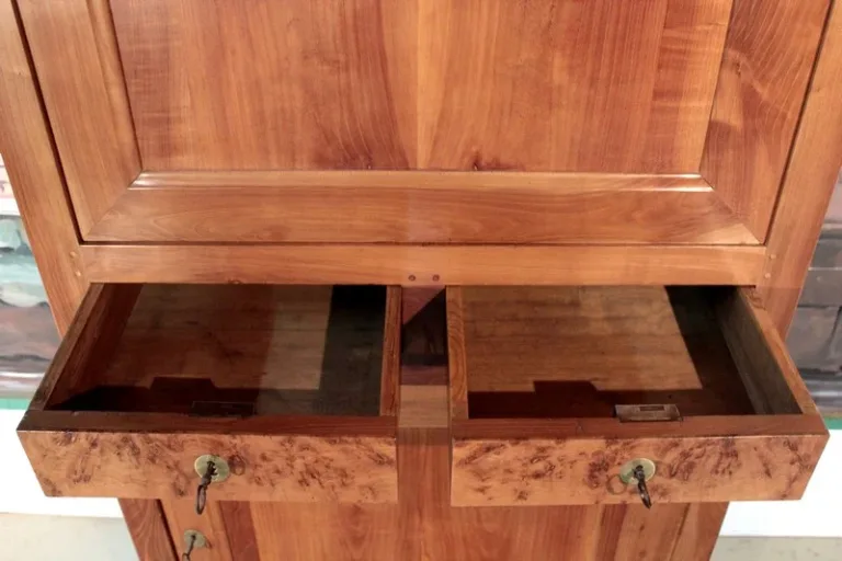 LOUIS PHILIPPE ZEITSCHRANK