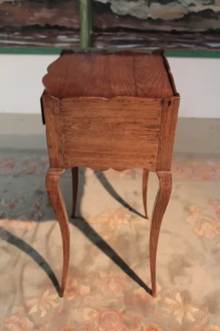 Table chiffonnière Louis XV en chêne XIXeme