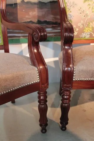 Suite de 4 Fauteuils L Philippe en Acajou XIXeme
