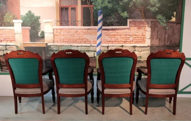Suite de 4 Fauteuils L Philippe en Acajou XIXeme