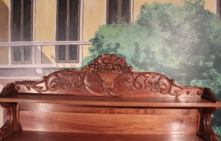 Buffet-Dressoir de Chasse  en Noyer XIXeme