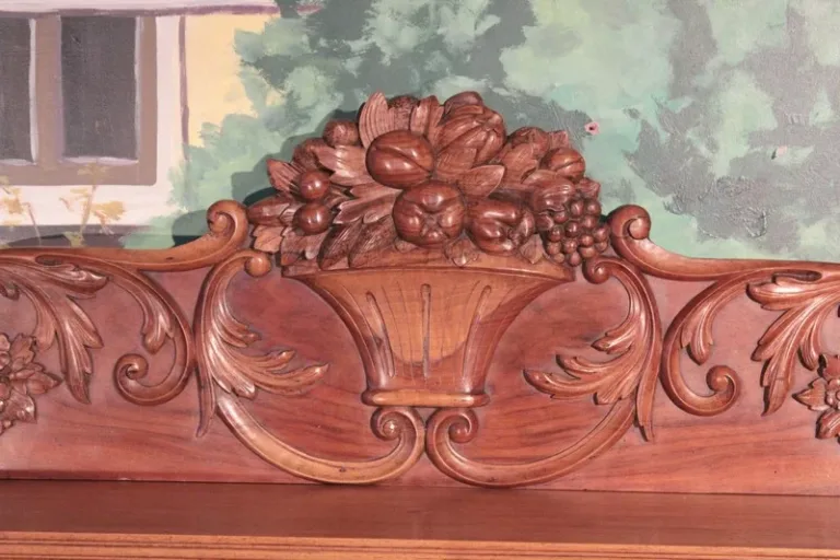 Buffet-Dressoir de Chasse  en Noyer XIXeme