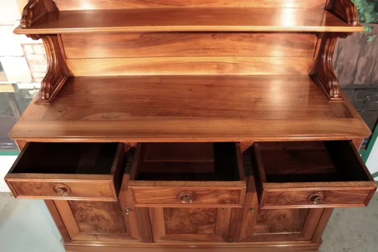 Buffet-Dressoir de Chasse  en Noyer XIXeme