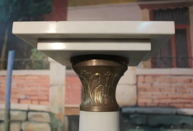 COLONNA DI MARMO BIANCO