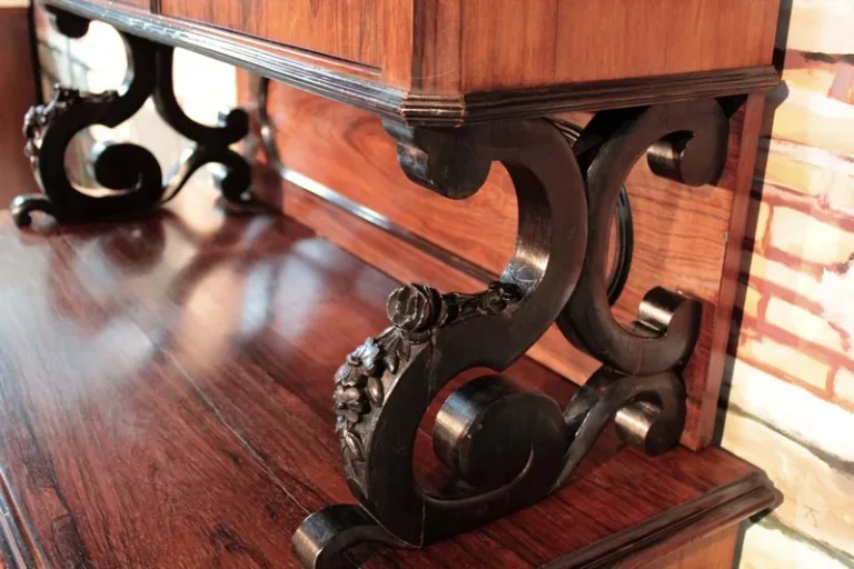 Buffet deux-corps NAPOLEON III en Palissandre XIXe