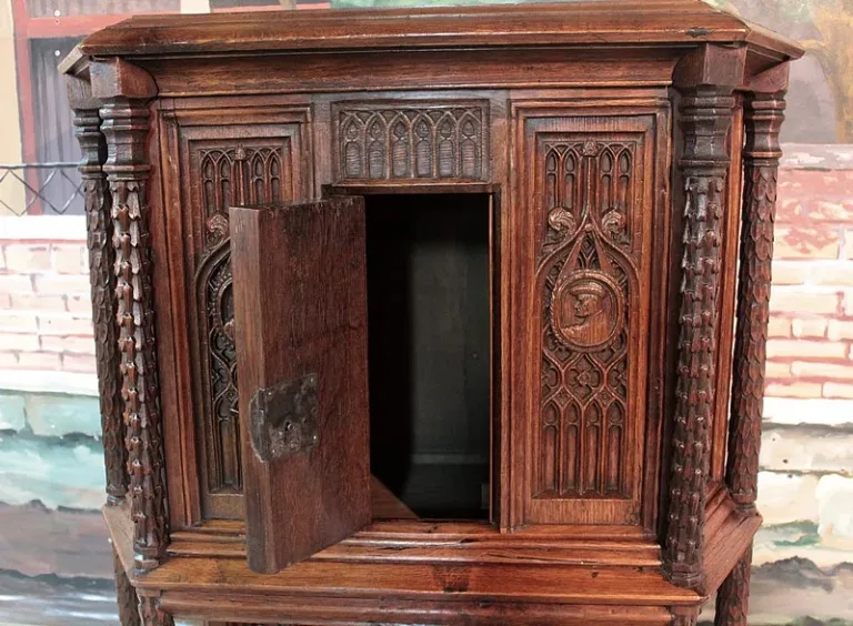 GOTHIC STYLE OAK CUPBOARD
