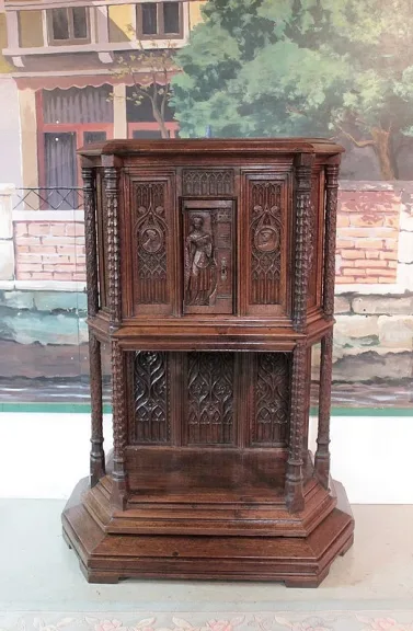 GOTHIC STYLE OAK CUPBOARD
