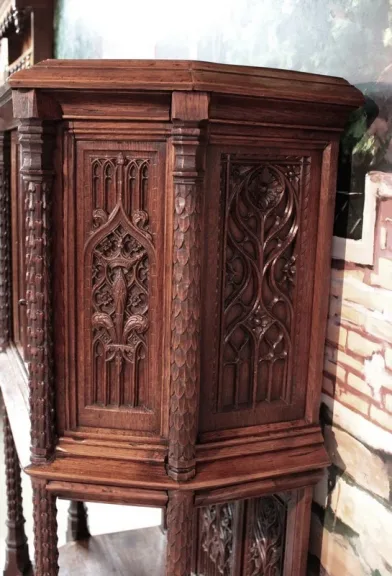 GOTHIC STYLE OAK CUPBOARD