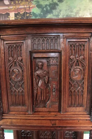 GOTHIC STYLE OAK CUPBOARD