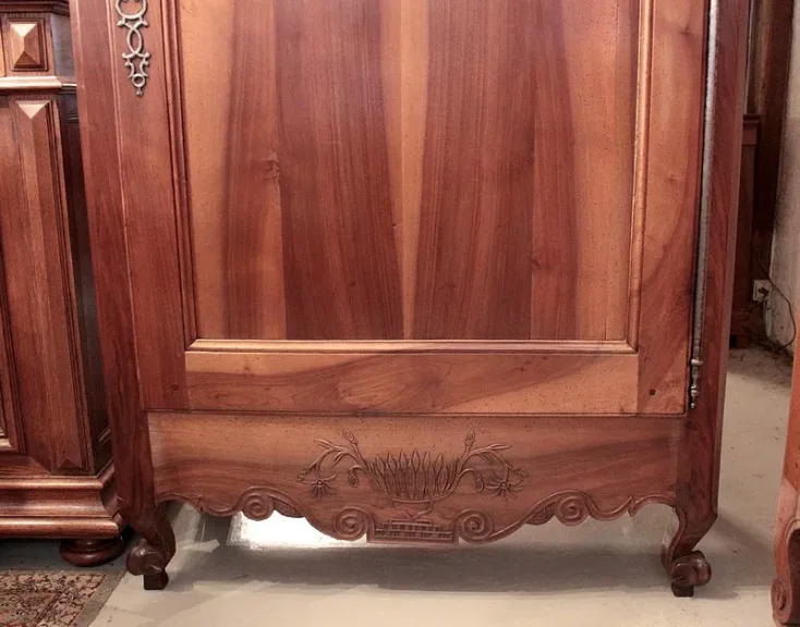 Bonnetière Louis XV en Noyer XIXeme