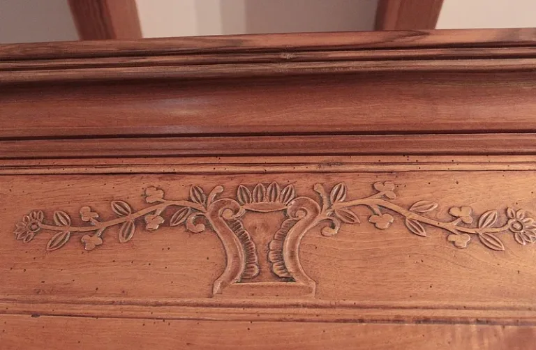 Bonnetière Louis XV en Noyer XIXeme